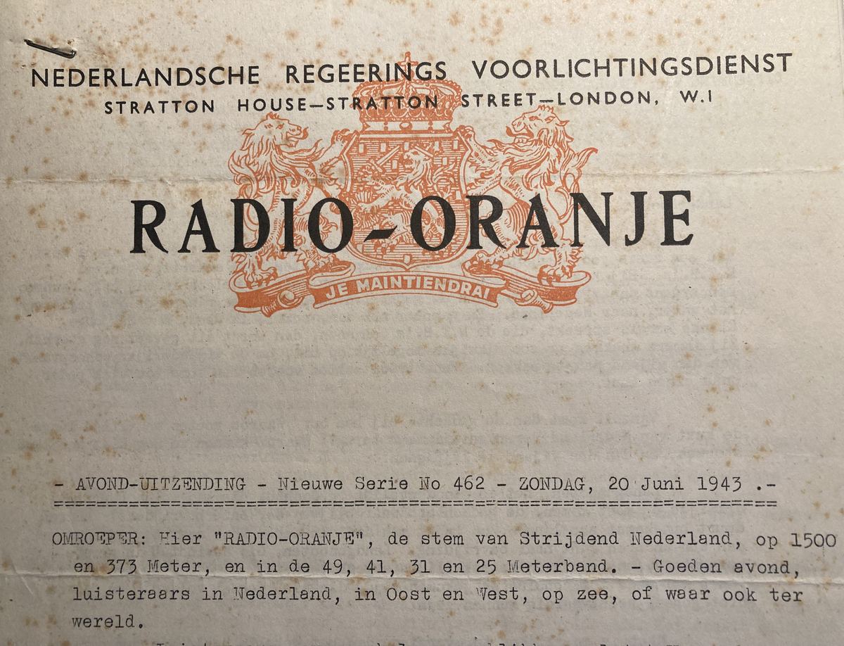 Getypt scriptvel van Radio Oranje, avonduitzending van 20 juni 1943, met het briefhoofd van de Nederlandsche Regeerings Voorlichtingsdienst in Londen