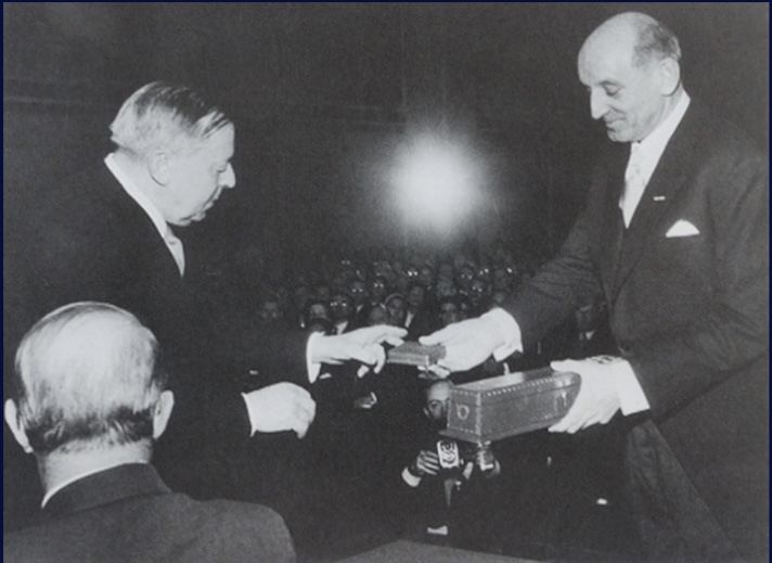 De uitreiking van de Nobelprijs voor de Vrede aan de UNHCR in 1955