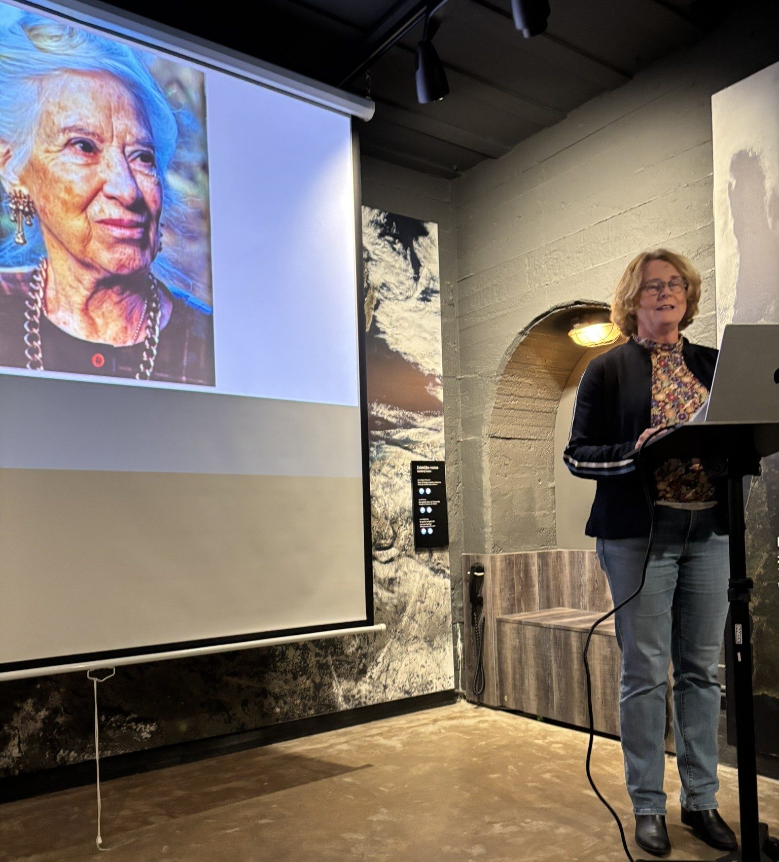Indrukwekkende lezing over Ida Veldhuyzen van Zanten